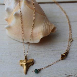 "Mako" gold shark tooth